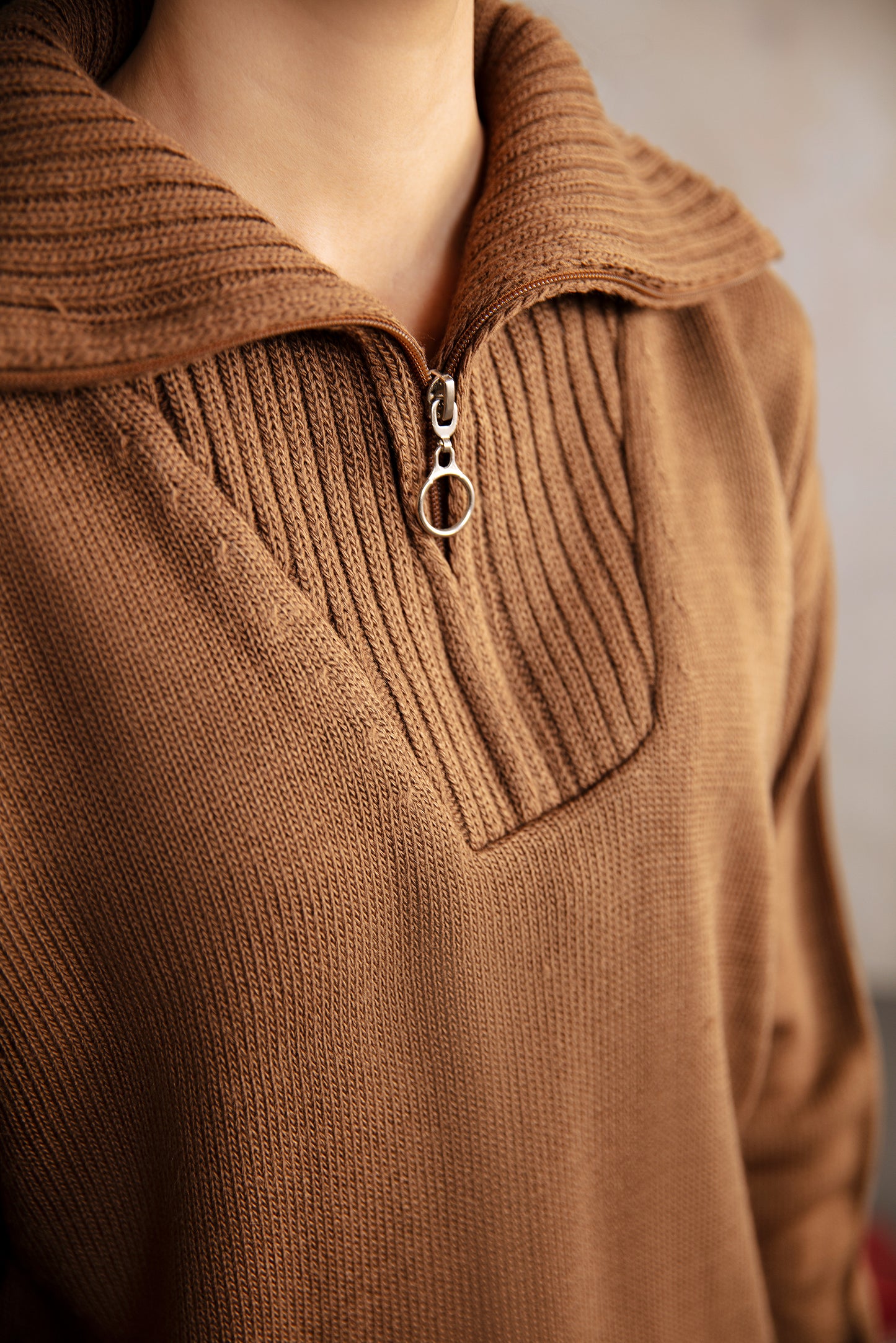 Zipper collar sweater